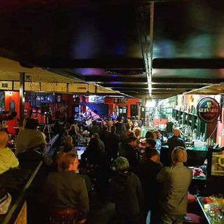 La chitarra elettrica protagonista di una rassegna alla Tana dei Lupi di Pinerolo