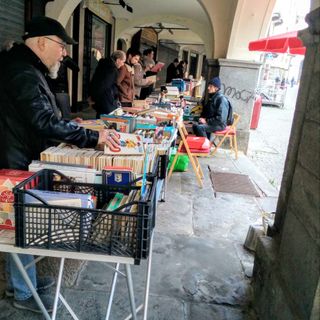 Un vecchio mercatino dei libri