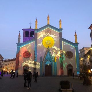 Proiezioni sul Duomo dicembre 2020 piazza San Donato a Pinerolo