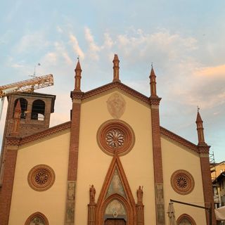 Il Duomo di Pinerolo con il pinnacolo danneggiato
