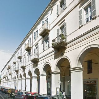 Domani e venerdì pulizia straordinaria dei portici di Pinerolo