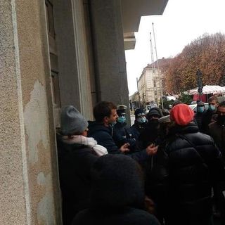 La riorganizzazione dei banchi degli ambulanti del mercoledì fa scattare la protesta a Pinerolo