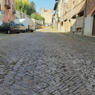 La salita di via Principi d’Acaja a Pinerolo