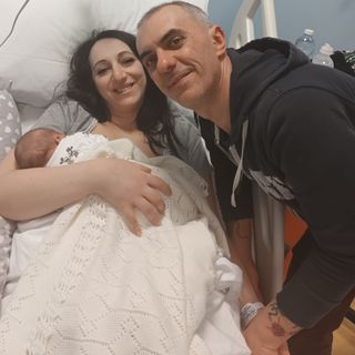 Maria Angelica con la mamma Carmela Elisabetta Ienopoli e il papà Roberto Paolo Massarenti