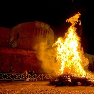 Il ‘falò della libertà’ a Saluzzo