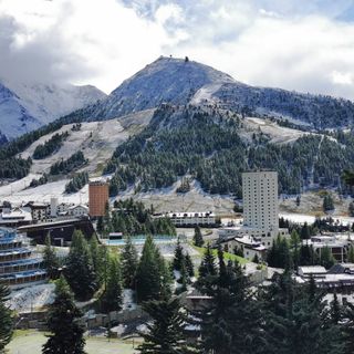 Sestriere accarezzata dalla prima nevicata della stagione (FOTO)