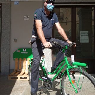 Il vigile Morello in sella alla sua PoliceBike