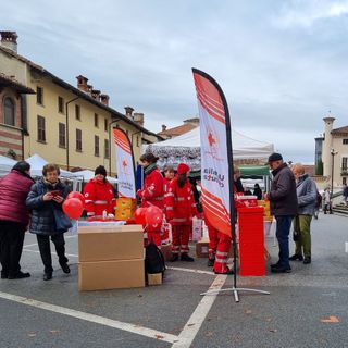 I volontari della Cri in piazza a Vigone