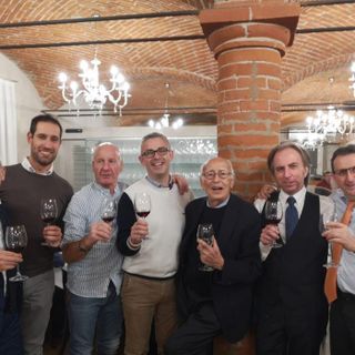 Da sinistra l’assessore al bilancio Aldo Todaro, l’assessore al turismo, cultura e manifestazioni Flavio Vaschetto, il consigliere con delega alle frazioni Adriano Bertinetto, l’assessore all’agricoltura Gianluca Monterzino, Bartolomeo Pronino, il sindaco Agostino Bottano e il consigliere con delega alla viabilità, trasporti artigianato commercio e industria Luciano Ricotto