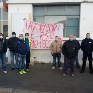 Presidio di fronte ai cancelli della Primotecs di Villar Perosa [FOTO]