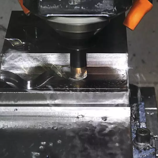 Settore metalmeccanico: opportunità di lavoro nel Saluzzese, si cerca un fresatore CNC Fanuc /Selca