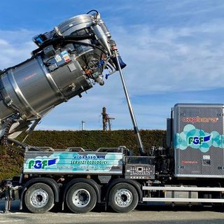 Tecnologia e innovazione: escavatore a risucchio per polveri, liquidi, fanghi e solidi