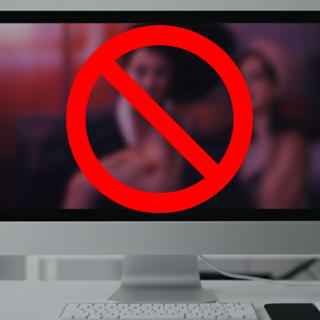 Stretta sui siti hard: dal 12 novembre accesso solo con verifica [DOCUMENTO ALLEGATO]