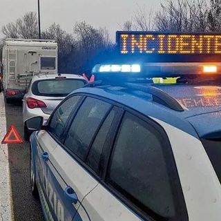 Nichelino, grosso incidente all'imbocco della tangenziale: due feriti e traffico in tilt