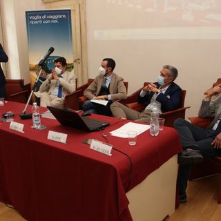 Anav, campagna di promozione del settore noleggio bus turistici