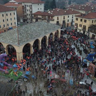 Buona la prima: domenica 24 aprile Cumiana riporta carri e maschere in paese