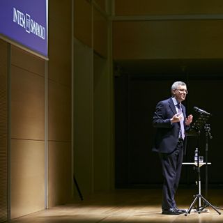 Il professor Alessandro Barbero durante una conferenza