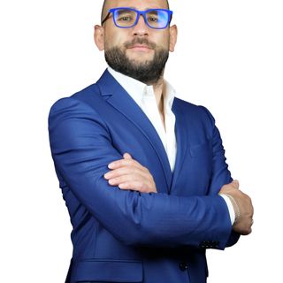 Prendere un'auto: qual è la migliore opzione dal punto di vista economico, di sostenibilità e di sicurezza?