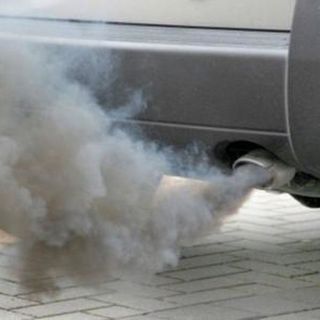 Smog, l'inquinamento peggiora e il semaforo diventa rosso: esteso lo stop ai diesel euro 5