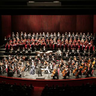 L'orchestra e il coro del Teatro Regio di Torino