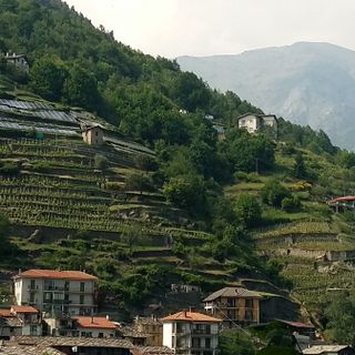 Dalle antiche vie della Val San Martino alla passeggiata nelle vigne di Ramìe