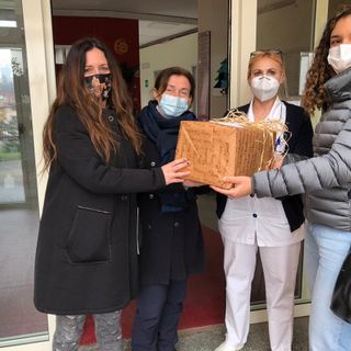 Consegna letterine anziani rsa Aief