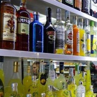 Gli alcolici, al primo posto tra i prodotti più colpiti dalla scure dei consumatori