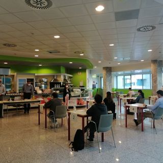 Persone sedute durante un concorso