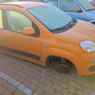 auto depredata moncalieri