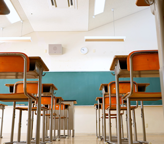 I migranti tornano in classe per studiare italiano grazie alla ‘Penny Wirton’