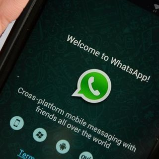 WhatsApp in down: difficoltà ad inviare foto e video