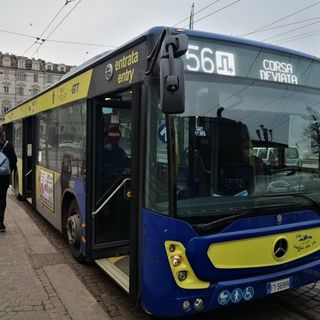 bus con corsa deviata