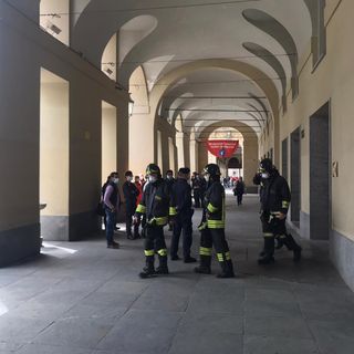 Busta con polvere bianca inviata a Cirio: dentro un foglio con scritto &quot;antrace&quot; [FOTO E VIDEO]