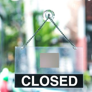 Coronavirus Piemonte, chiusi gli esercizi commerciali il 25 aprile e 1° maggio