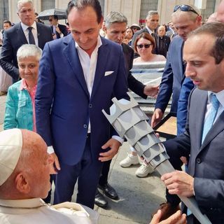 Cirio incontra Papa Francesco: "Ha benedetto la fiaccola delle Universiadi invernali Torino 2025"