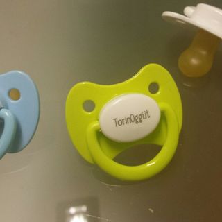 Il ‘primo ciuccio’ ai nati il 1° gennaio lo regalano Torinoggi e Piazzapinerolese