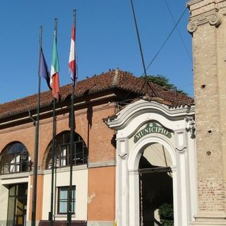 Carmagnola, dall'8 settembre nuovi orari per la biblioteca e arriva anche WhatsApp