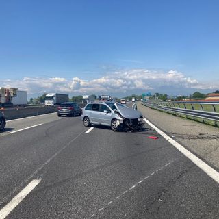 Incidente in tangenziale Sud: una sola macchina coinvolta