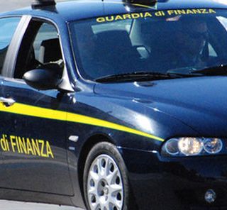 L'operazione della Finanza ha portato anche a denunciare due aziende