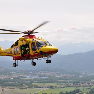 Disperso un escursionista tra val di Susa e val Chisone: lo cercano anche con un drone