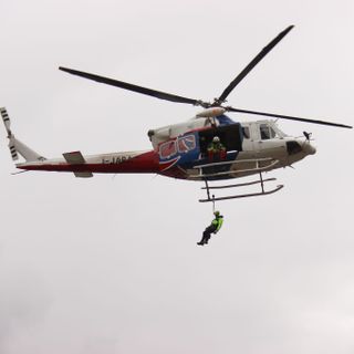 Parapendio cade sul Colle Azzarà: il pilota recuperato dall'elisoccorso del Cnsas