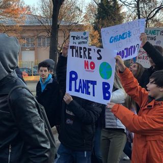 A Pinerolo gli studenti scioperano per il quarto strike globale di Fridays For Future: “Dobbiamo agire ora!”  [FOTO]