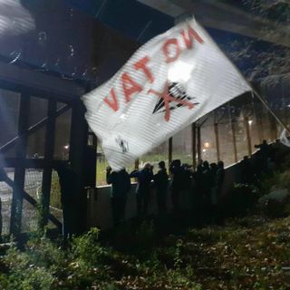 L'assalto al cantiere - foto di NoTavinfo No Tav