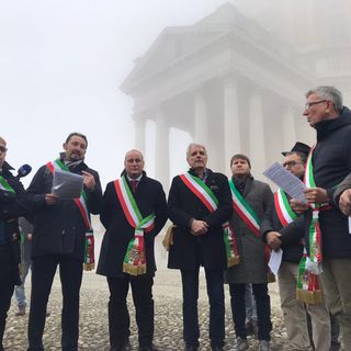 I sindaci della Città Metropolitana firmano il Patto di Superga: “Non siamo il dormitorio di Torino” [VIDEO]