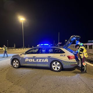 Controlli della stradale sulla tangenziale: 9 patenti ritirate nella notte tra sabato e domenica