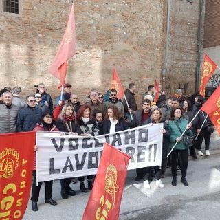 Crisi Delgrosso, lavoratori in presidio sotto il Consiglio Regionale