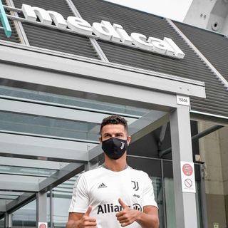 Cristiano Ronaldo al J Medical