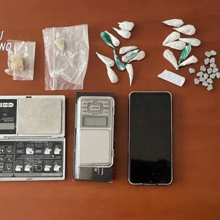 Carmagnola, spacciava droga nascondendola in un pacchetto di chewing gum: arrestato