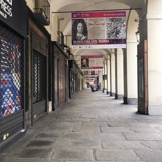 Piemonte in zona rossa da lunedì, scuole chiuse anche a Torino. Già da domani lo stop agli spostamenti verso le seconde case