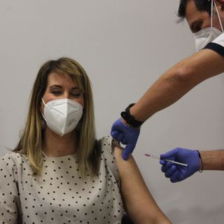 In Piemonte al via le vaccinazioni del personale scolastico: “Adesione oltre il 50%, è un momento fondamentale” [VIDEO]